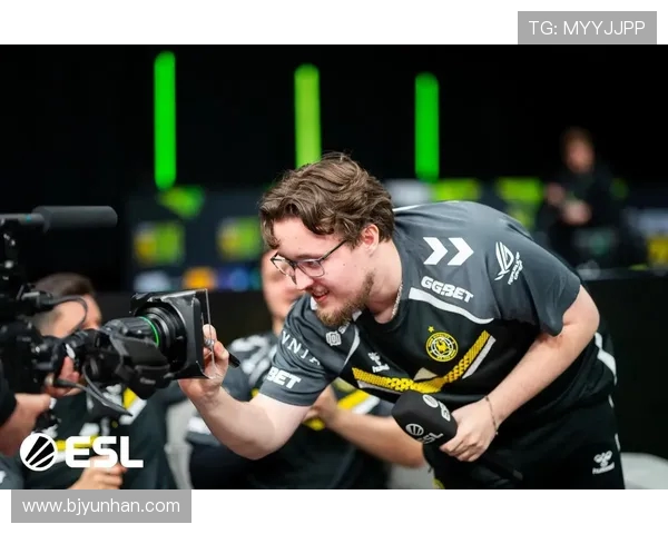 CSGO精彩揭秘：深入分析V5战队的默契配合与战术执行